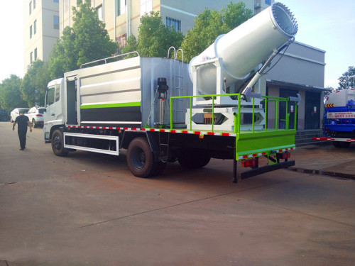 �����О�ˮ܇�N�� �|�L(f��ng)���\15����ˮ܇����˹180�R��