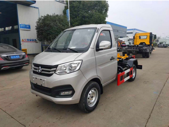 國六長安鉤臂垃圾車 國六長安鉤臂垃圾車