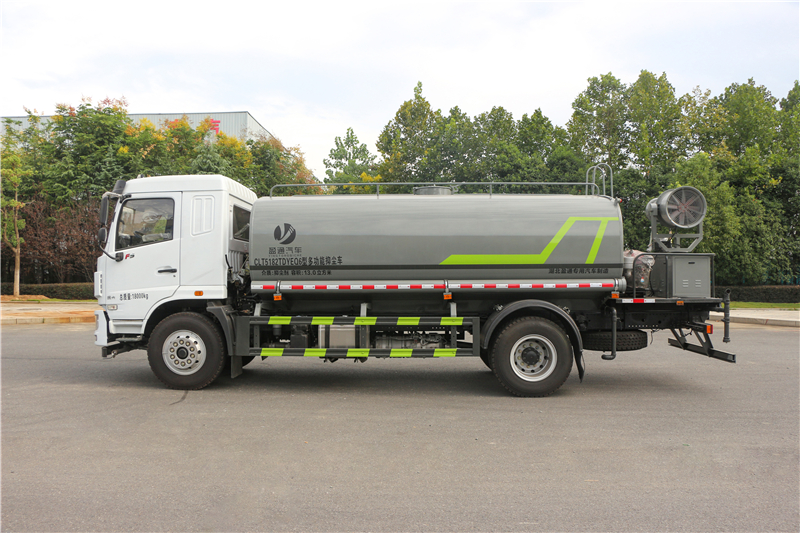 12方灑水車 12方灑水車