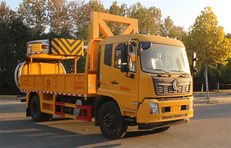 �|�L(f��ng)���\�S�Ʒ�ײ܇-�|�L(f��ng)���ٹ�·��ײ܇