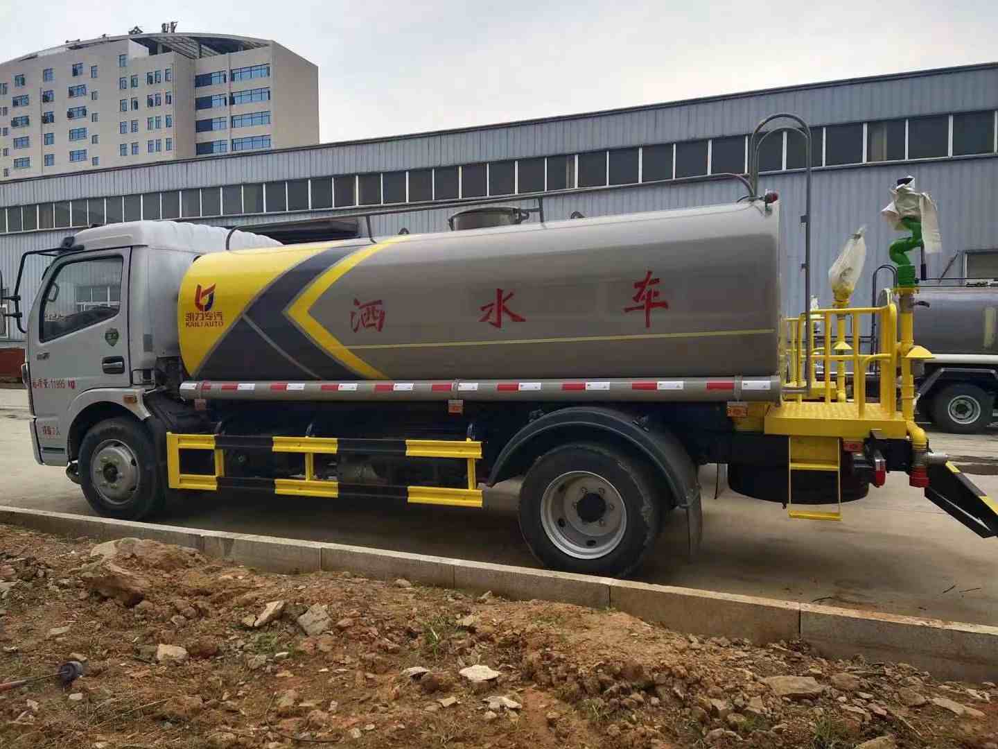 東風(fēng)全系灑水車(chē)的配置詳情和參考價(jià)格