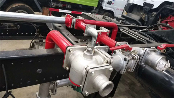 東風大多利卡8噸灑水車